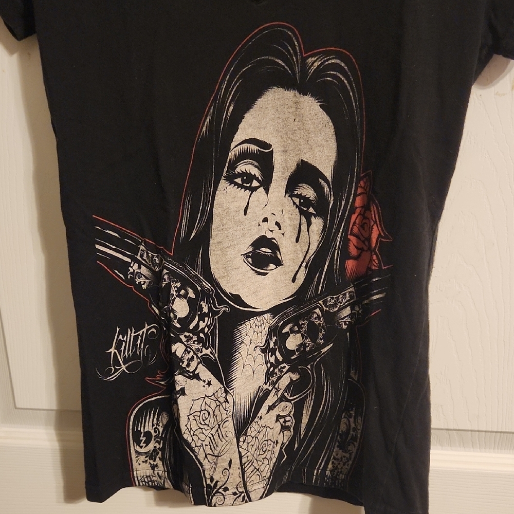 Hot Topic Black and Red Fitted Graphic Tee - Picture 4 of 4